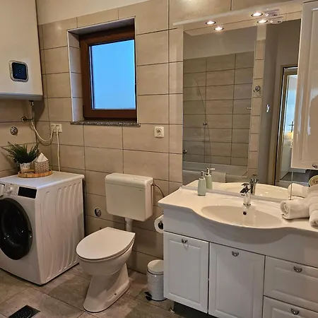 Kristy's Place 크리크베니카