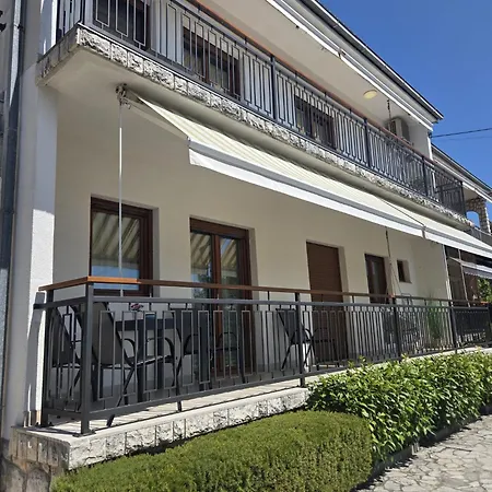 Διαμέρισμα Kristy's Place