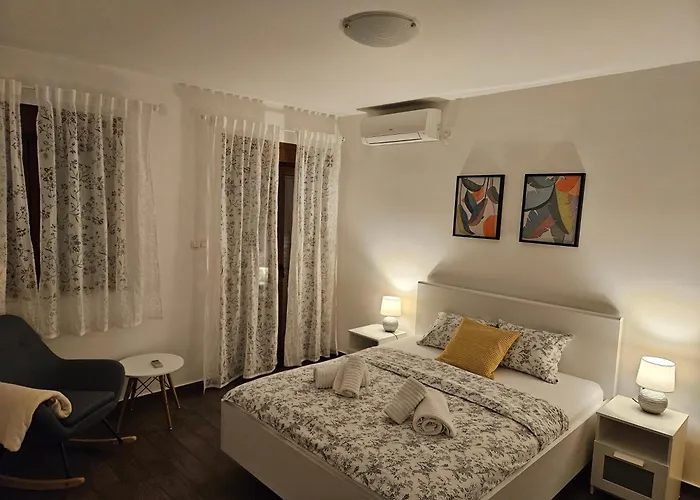 Διαμέρισμα Kristy's Place *